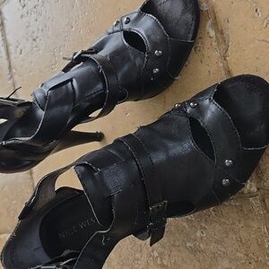 Womans size 8 black 4 inch heels